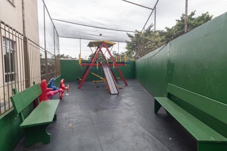 Apartamento para alugar com 48m², 2 quartos e 1 vaga Apartamento para alugar com 48m², 2 quartos e 1 vagaÁrea comum - Playground