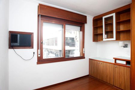 Quarto 2 de apartamento para alugar com 2 quartos, 111m² em Menino Deus, Porto Alegre