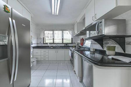 Apartamento à venda com 240m², 4 quartos e 3 vagasCozinha