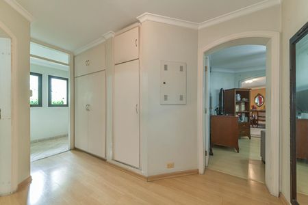 Apartamento à venda com 240m², 4 quartos e 3 vagasCorredor