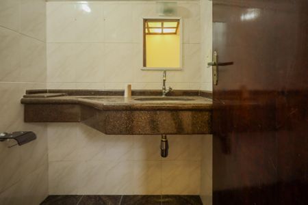 Casa à venda com 150m², 3 quartos e 2 vagasLavabo