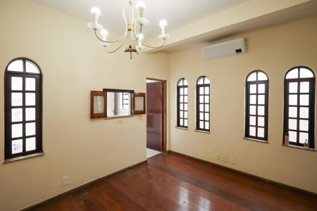 Casa à venda com 150m², 3 quartos e 2 vagasSala de jantar