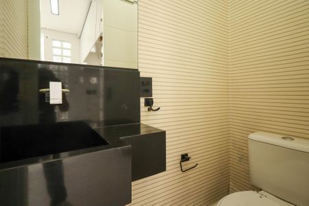 Casa à venda com 150m², 3 quartos e 2 vagasBanheiro de Serviço 2