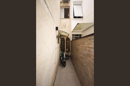 Casa à venda com 150m², 3 quartos e 2 vagasQuintal - Corredor lateral