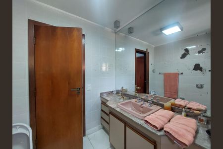 Casa para alugar com 547m², 4 quartos e 5 vagasBanheiro da Suíte 2