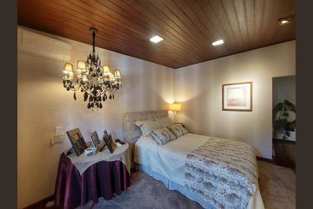 Casa para alugar com 547m², 4 quartos e 5 vagasSuíte 1