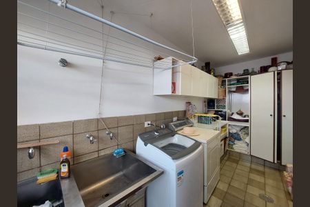 Casa para alugar com 547m², 4 quartos e 5 vagasÁrea de Serviço