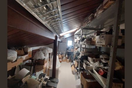 Casa para alugar com 547m², 4 quartos e 5 vagasDepósito