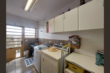 Casa para alugar com 547m², 4 quartos e 5 vagasÁrea de Serviço