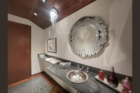 Casa para alugar com 547m², 4 quartos e 5 vagasLavabo