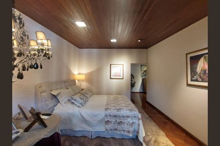 Casa para alugar com 547m², 4 quartos e 5 vagasSuíte 1