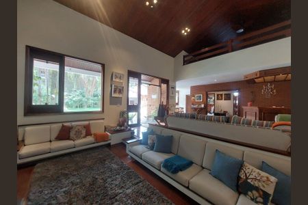 Casa para alugar com 547m², 4 quartos e 5 vagasSala