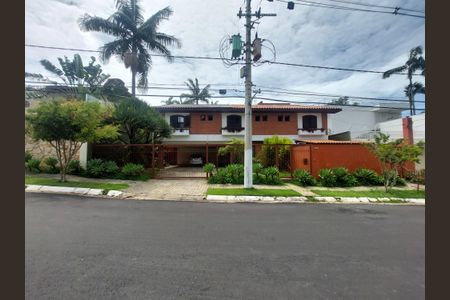 Casa para alugar com 547m², 4 quartos e 5 vagasFachada