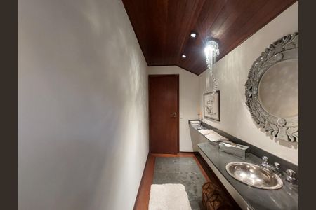 Casa para alugar com 547m², 4 quartos e 5 vagasLavabo