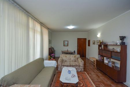 Casa à venda com 250m², 4 quartos e 1 vagaSala