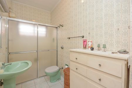 Casa à venda com 250m², 4 quartos e 1 vagaBanheiro