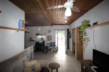Sala de casa à venda com 3 quartos, 100m² em Sarandi, Porto Alegre