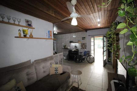 Sala de casa à venda com 3 quartos, 100m² em Sarandi, Porto Alegre