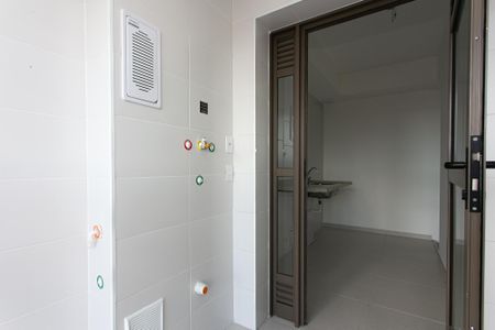 Apartamento à venda com 68m², 2 quartos e 1 vagaÁrea de Serviço