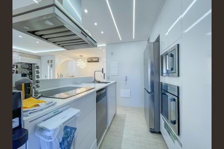 Apartamento à venda com 84m², 2 quartos e 2 vagasCozinha e Área de Serviço