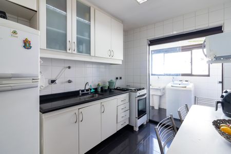 Apartamento à venda com 80m², 2 quartos e 2 vagasCozinha