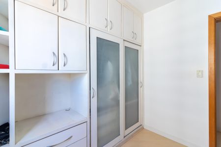 Apartamento à venda com 80m², 2 quartos e 2 vagasQuarto 2