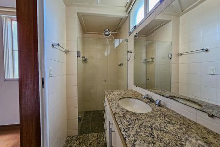 Apartamento para alugar com 100m², 3 quartos e 2 vagasBanheiro da Suíte