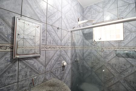 Casa para alugar com 220m², 3 quartos e 4 vagasBanheiro Social