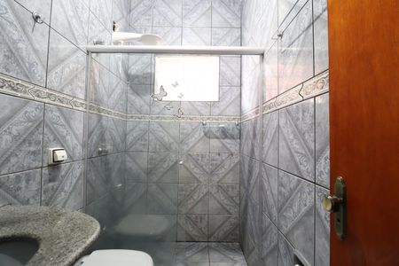 Casa para alugar com 220m², 3 quartos e 4 vagasBanheiro Social