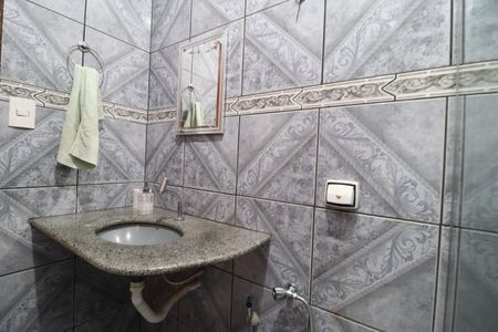 Casa para alugar com 220m², 3 quartos e 4 vagasBanheiro Social