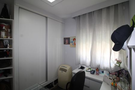 Apartamento à venda com 97m², 2 quartos e 2 vagasQuarto 2
