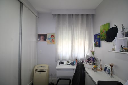 Apartamento à venda com 97m², 2 quartos e 2 vagasQuarto 2