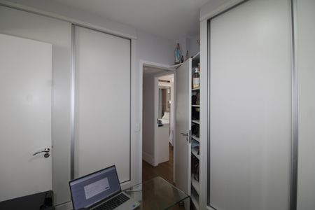 Apartamento à venda com 97m², 2 quartos e 2 vagasQuarto 2