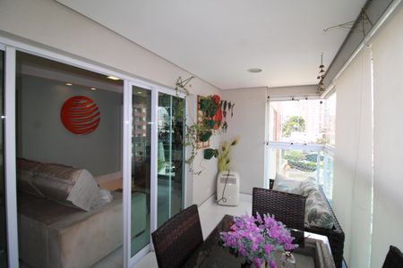 Apartamento à venda com 97m², 2 quartos e 2 vagasSala - Varanda