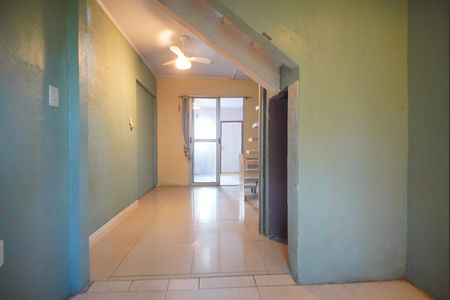 Cozinha de casa para alugar com 3 quartos, 75m² em Costa E Silva, Porto Alegre