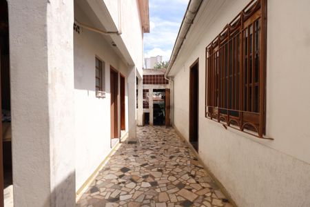 Casa à venda com 100m², 5 quartos e 11 vagasCorredor