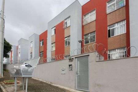 Apartamento para alugar com 66m², 2 quartos e 1 vaga Apartamento para alugar com 66m², 2 quartos e 1 vagaFachada