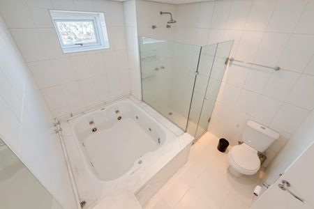 Apartamento à venda com 300m², 4 quartos e 4 vagasSuíte Master - Banheiro 2