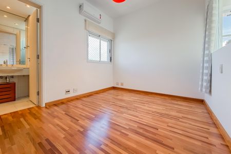 Apartamento à venda com 300m², 4 quartos e 4 vagasSuíte 1