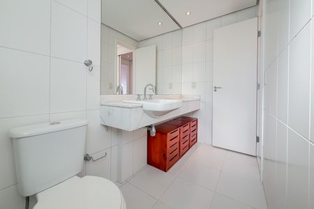 Apartamento à venda com 300m², 4 quartos e 4 vagasSuíte Master - Banheiro 1