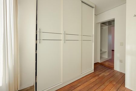 Apartamento à venda com 300m², 4 quartos e 4 vagasSuíte Master - Closet 1