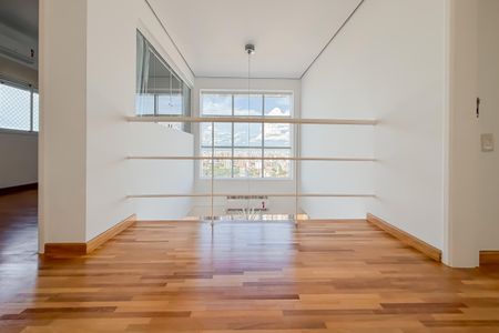 Apartamento à venda com 300m², 4 quartos e 4 vagasPiso Superior - Corredor