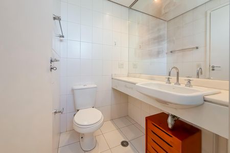 Apartamento à venda com 300m², 4 quartos e 4 vagasBanheiro da Suíte 1