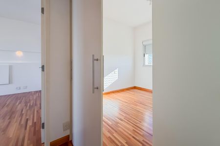 Apartamento à venda com 300m², 4 quartos e 4 vagasSuíte Master - Closet 2