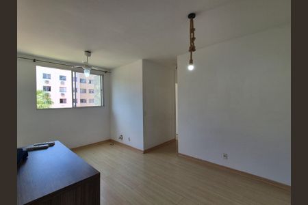 Sala de apartamento para alugar com 2 quartos, 45m² em Vargem Pequena, Rio de Janeiro