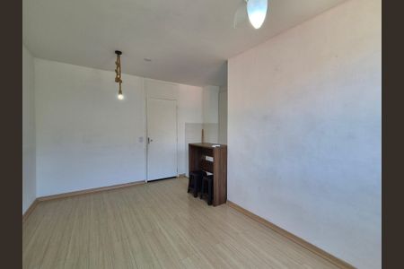 Sala de apartamento para alugar com 2 quartos, 45m² em Vargem Pequena, Rio de Janeiro