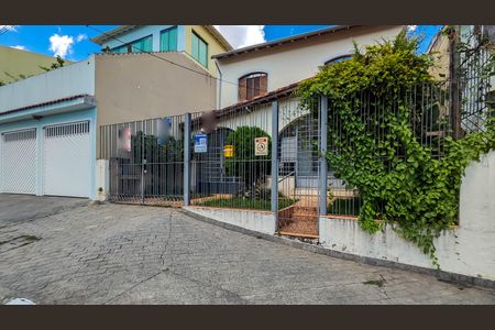Casa à venda com 200m², 4 quartos e 2 vagasFachada