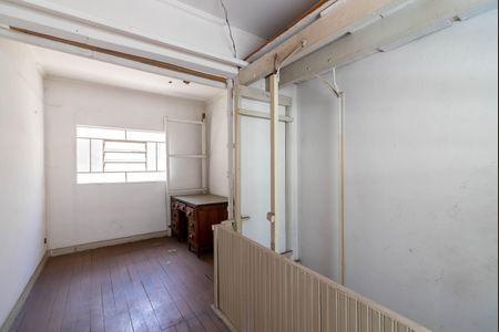 Casa à venda com 200m², 4 quartos e 2 vagasEdícula - Sala