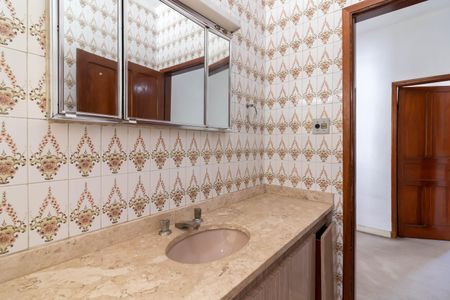 Casa à venda com 200m², 4 quartos e 2 vagasBanheiro 2