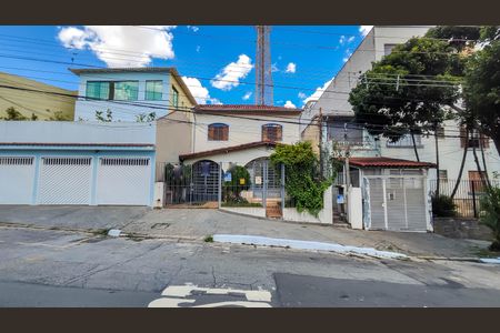 Casa à venda com 200m², 4 quartos e 2 vagasFachada